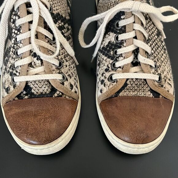 LANVIN Women's Bi-Color Leather Snakeskin Sneaker with Cap Toe, Size 37 (6.5 US) - Picture 4 of 13
